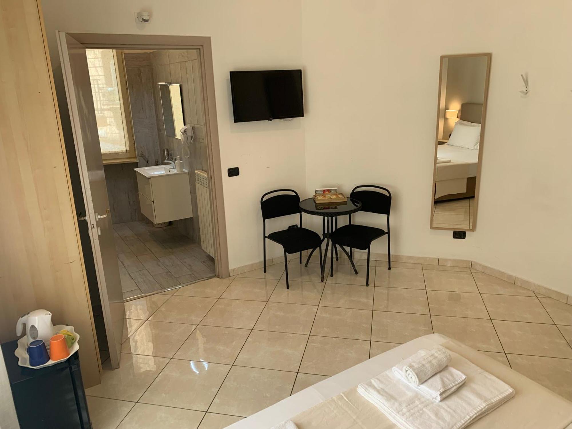 Tuanis Hotel Napoli Ngoại thất bức ảnh